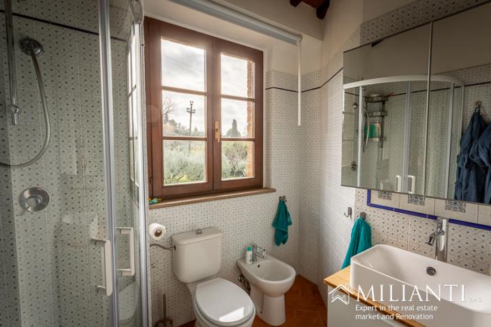 Image No.32-5 Bed Farmhouse for sale