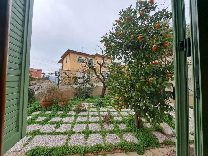 Image No.2-6 Bed House/Villa for sale