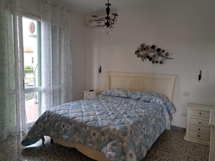 Image No.12-6 Bed House/Villa for sale