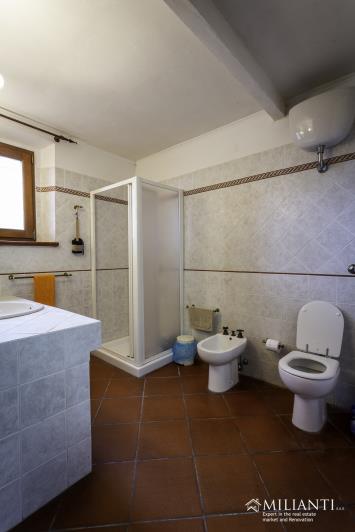 Image No.12-3 Bed Country House for sale