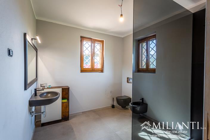 Image No.19-2 Bed Country House for sale