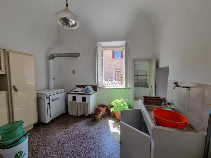 Image No.14-5 Bed Townhouse for sale