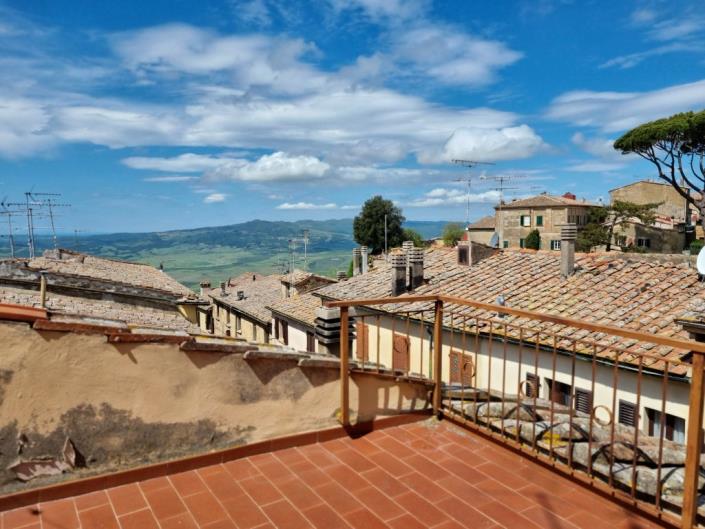 Image No.17-5 Bed Townhouse for sale