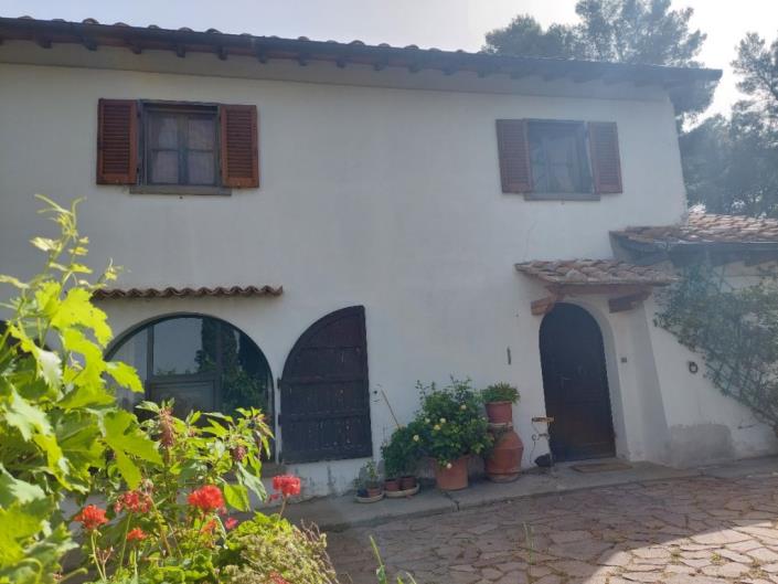 Image No.3-4 Bed Farmhouse for sale