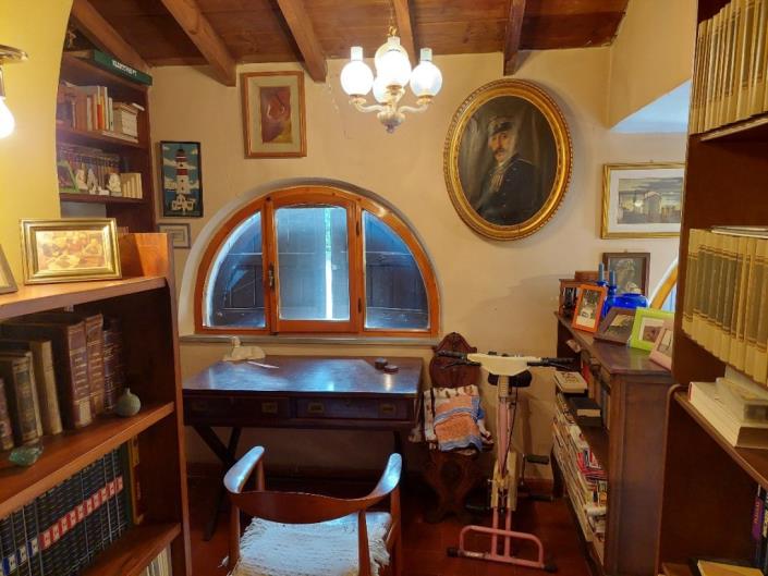 Image No.6-4 Bed Farmhouse for sale