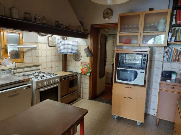 Image No.10-4 Bed Farmhouse for sale