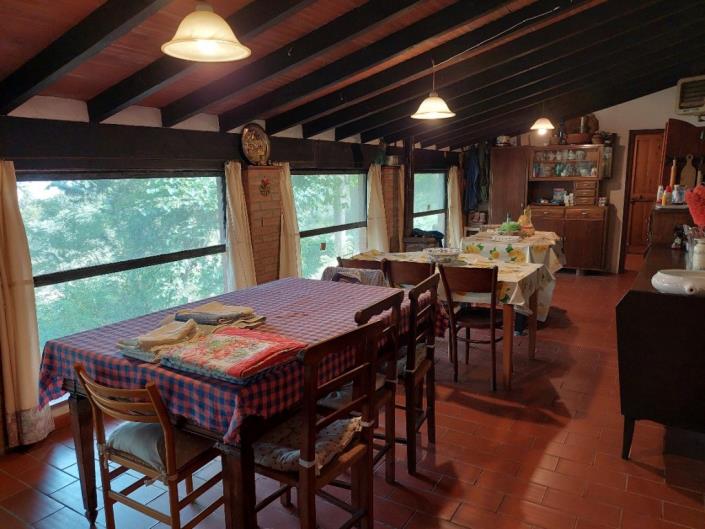 Image No.12-4 Bed Farmhouse for sale