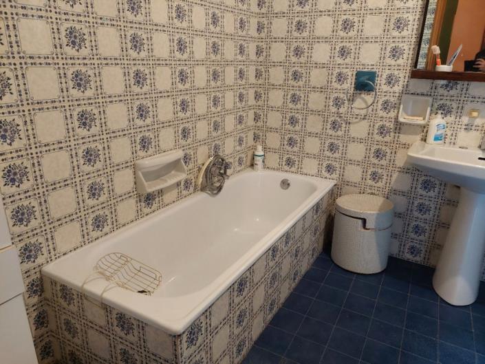 Image No.18-4 Bed Farmhouse for sale