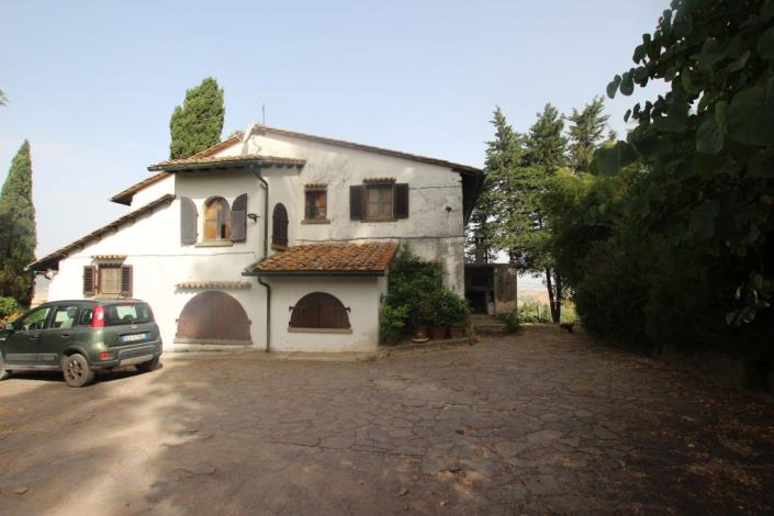 Image No.21-4 Bed Farmhouse for sale