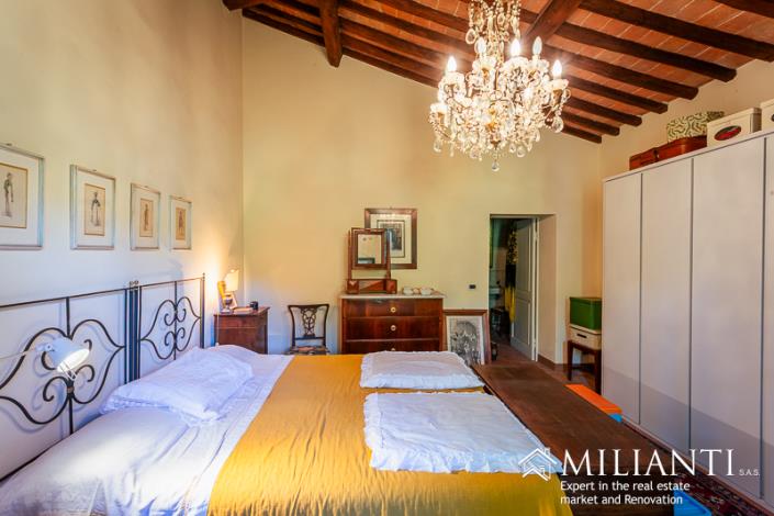 Image No.24-4 Bed Farmhouse for sale