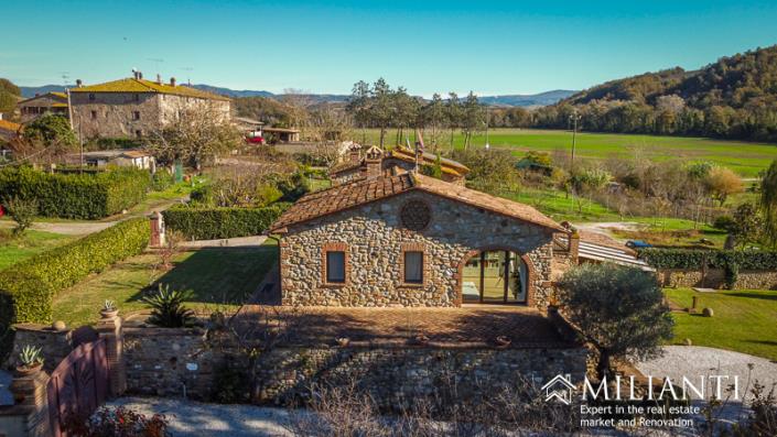 Image No.4-2 Bed Farmhouse for sale