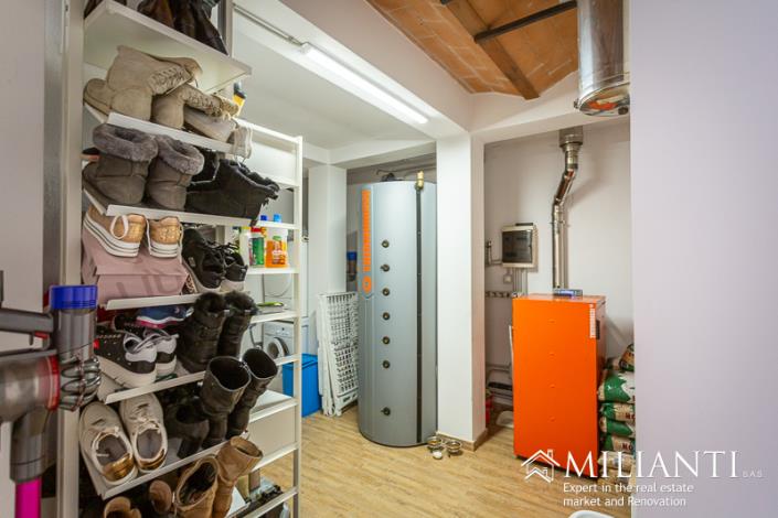 Image No.17-2 Bed Farmhouse for sale