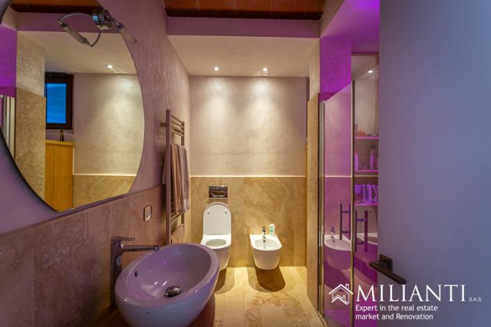 Image No.20-2 Bed Farmhouse for sale