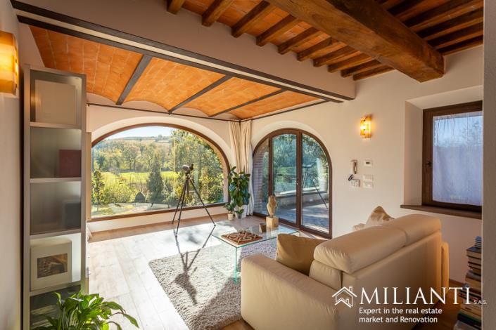 Image No.22-2 Bed Farmhouse for sale