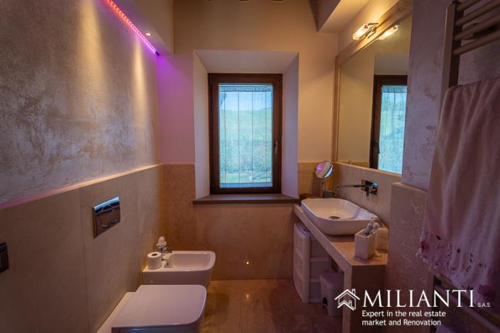 Image No.28-2 Bed Farmhouse for sale