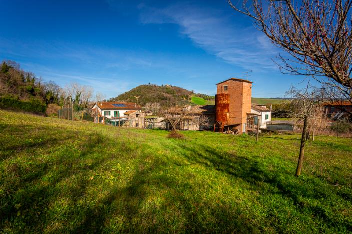 Image No.3-5 Bed Farmhouse for sale