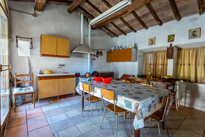 Image No.8-5 Bed Farmhouse for sale