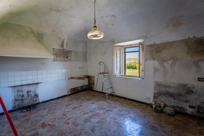 Image No.10-5 Bed Farmhouse for sale