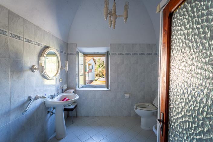 Image No.11-5 Bed Farmhouse for sale