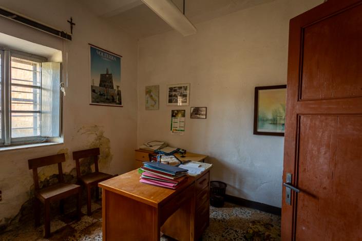 Image No.15-5 Bed Farmhouse for sale