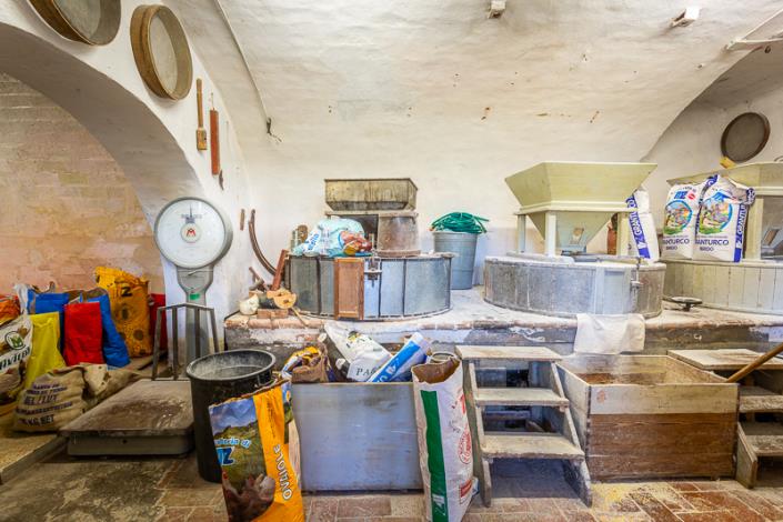 Image No.27-5 Bed Farmhouse for sale