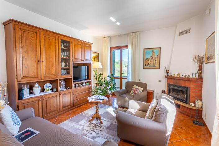 Image No.31-5 Bed Farmhouse for sale