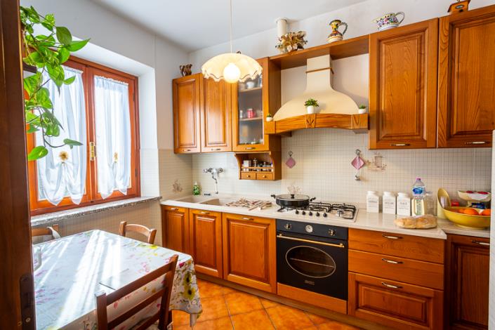 Image No.34-5 Bed Farmhouse for sale