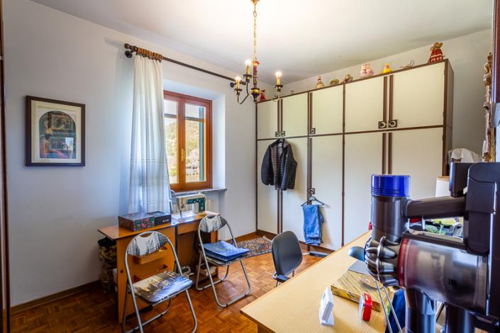 Image No.39-5 Bed Farmhouse for sale