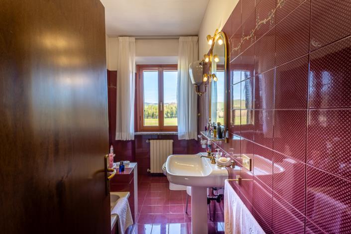 Image No.42-5 Bed Farmhouse for sale