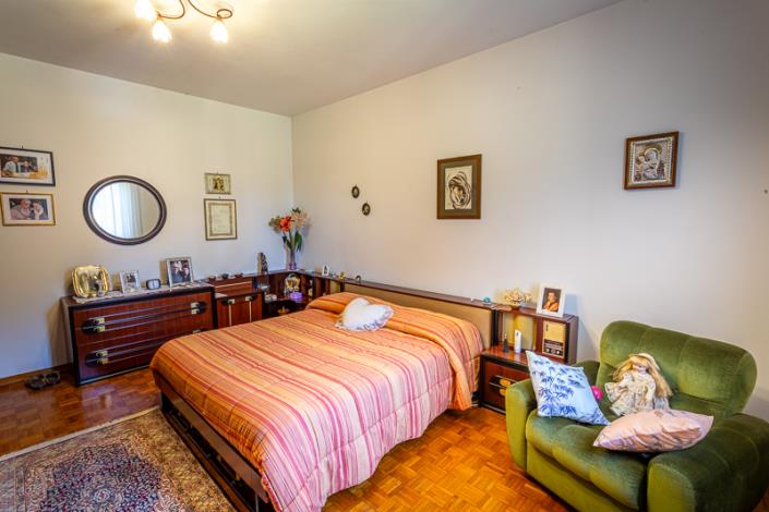 Image No.46-5 Bed Farmhouse for sale