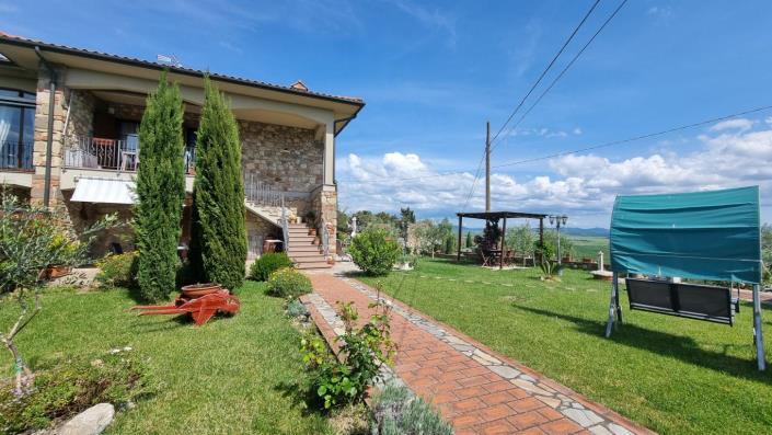 Image No.7-7 Bed Country Property for sale