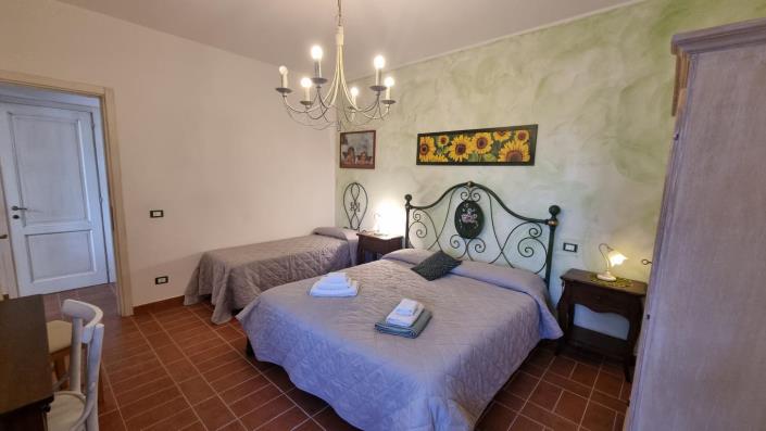 Image No.19-7 Bed Country Property for sale