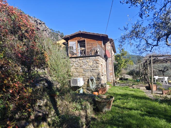 Image No.2-6 Bed Farmhouse for sale