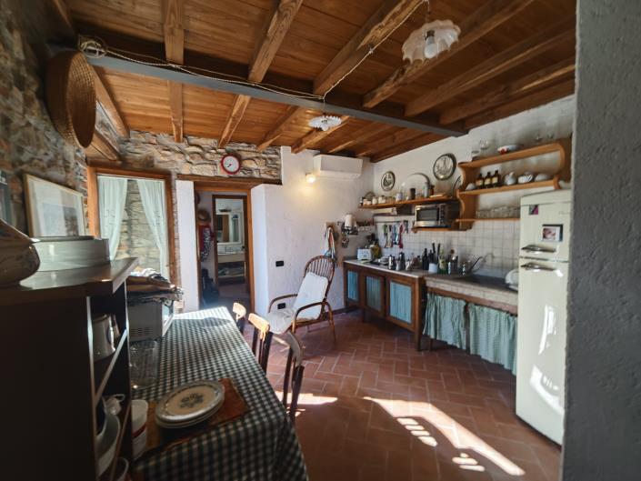 Image No.21-6 Bed Farmhouse for sale