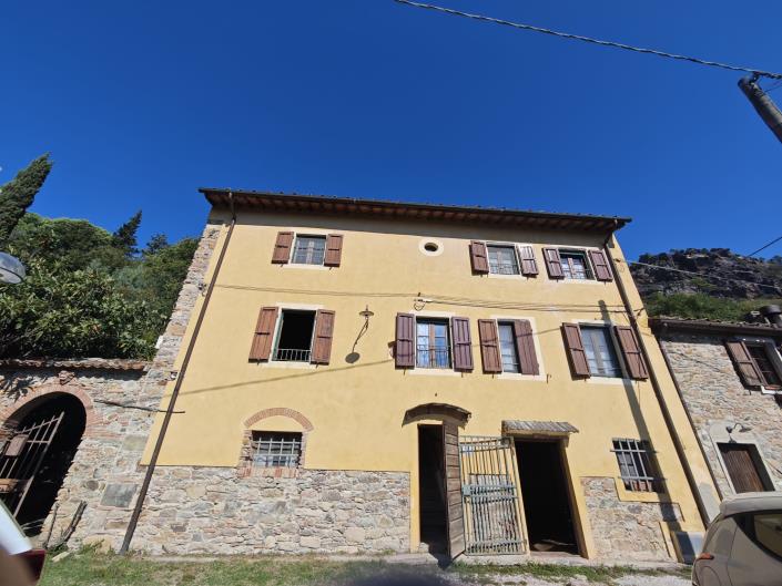 Image No.6-6 Bed Farmhouse for sale