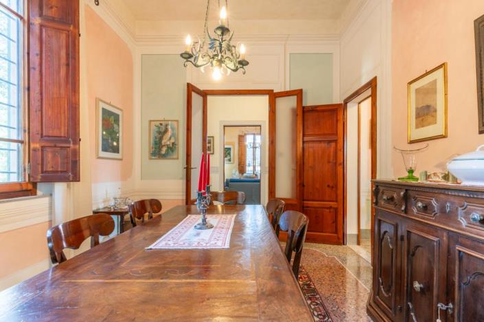 Image No.28-5 Bed Villa for sale