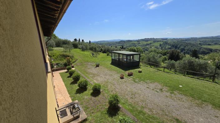 Image No.8-2 Bed Farmhouse for sale