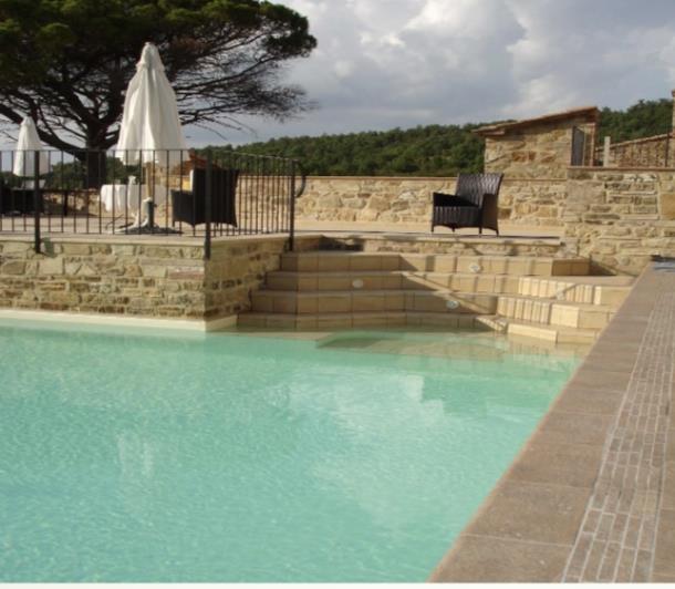 Image No.4-7 Bed Farmhouse for sale