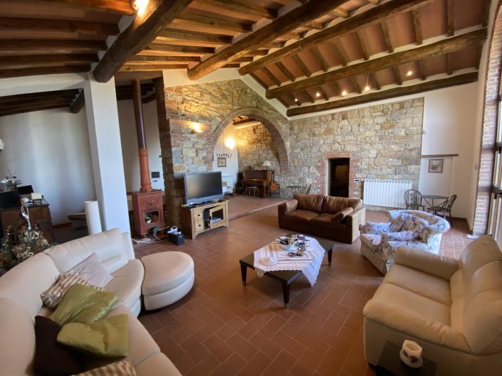 Image No.15-7 Bed Farmhouse for sale