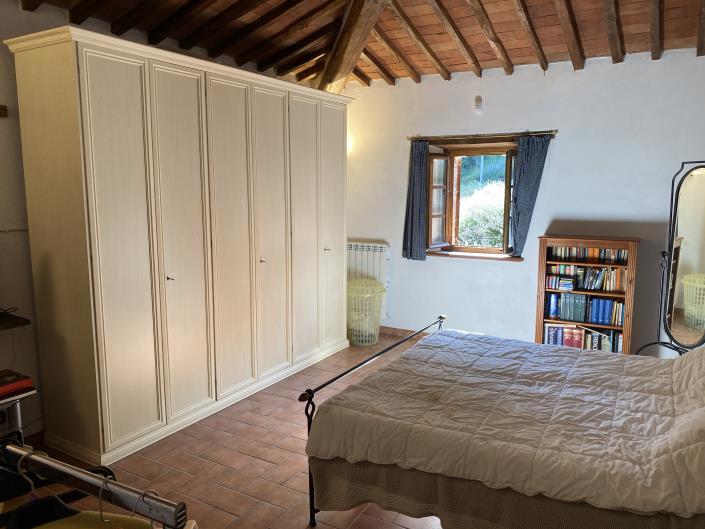 Image No.29-7 Bed Farmhouse for sale