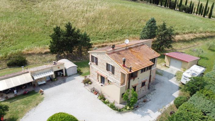 Image No.2-4 Bed Farmhouse for sale