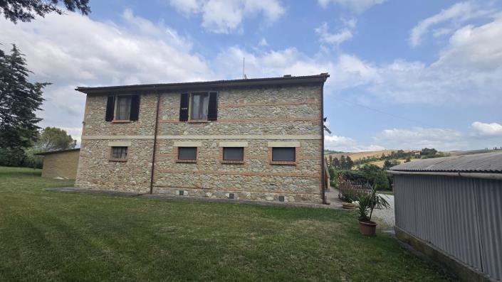 Image No.7-4 Bed Farmhouse for sale