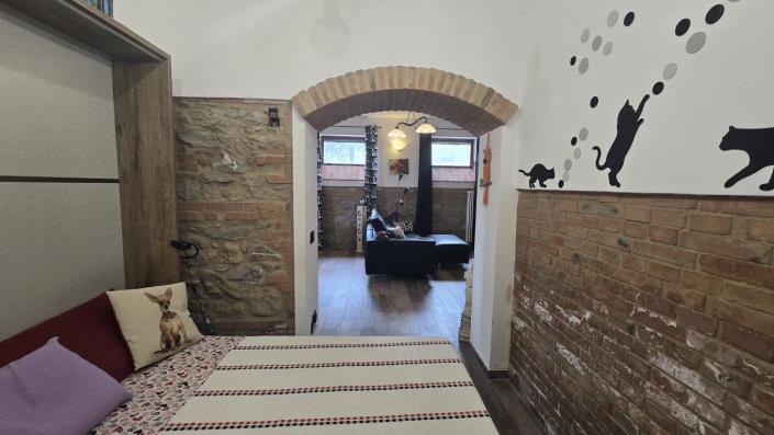 Image No.15-4 Bed Farmhouse for sale