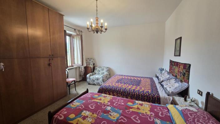 Image No.17-4 Bed Farmhouse for sale