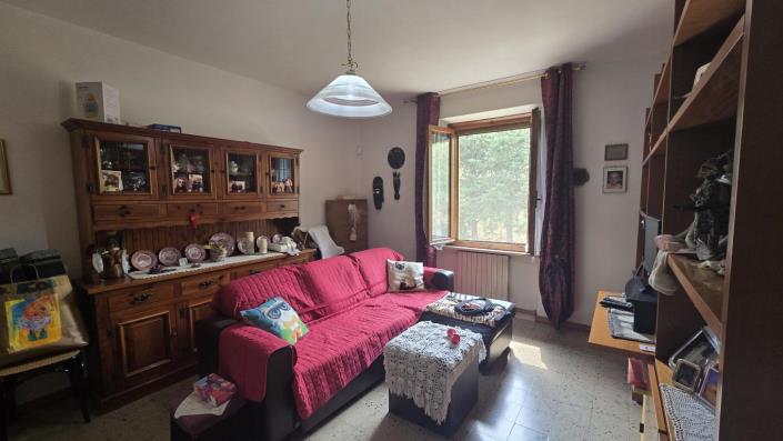 Image No.19-4 Bed Farmhouse for sale