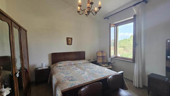 Image No.22-4 Bed Farmhouse for sale