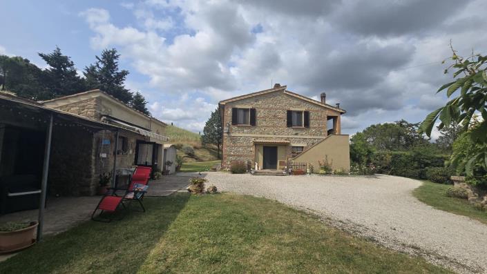 Image No.29-4 Bed Farmhouse for sale