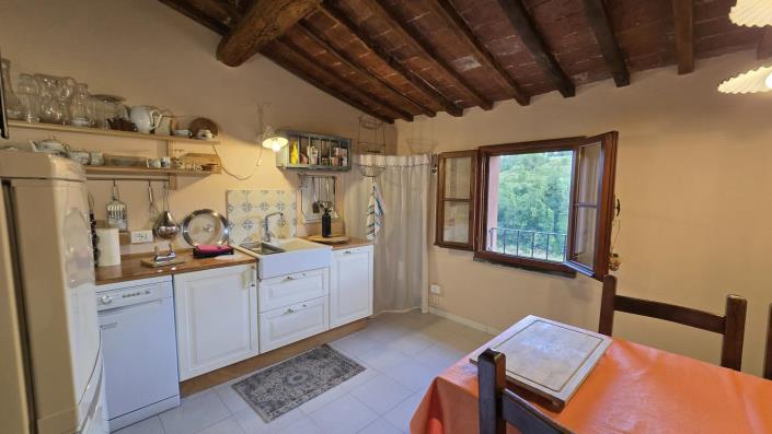 Image No.8-4 Bed Country House for sale