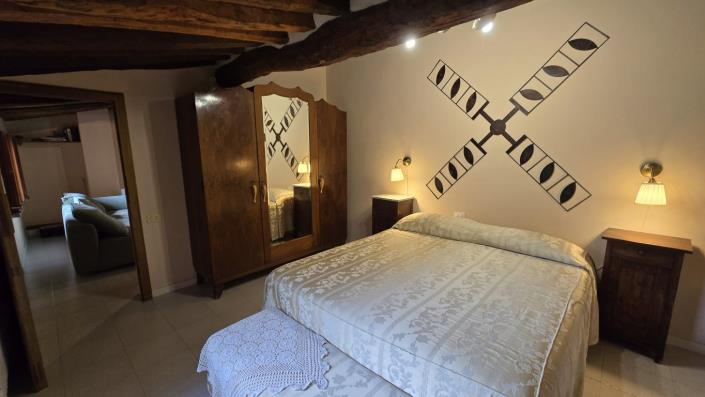 Image No.18-4 Bed Country House for sale