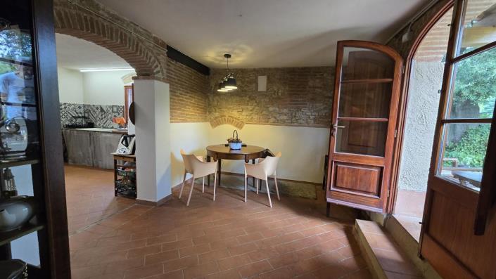 Image No.20-4 Bed Country House for sale